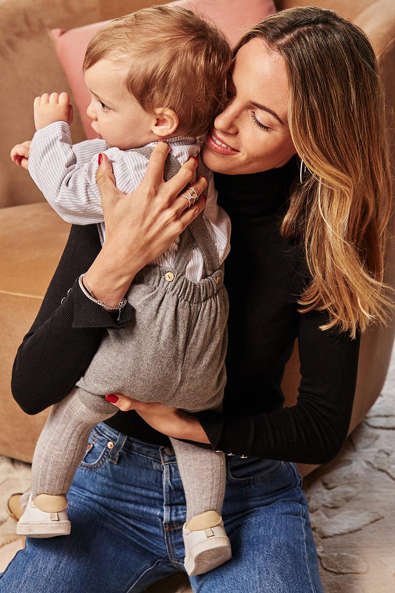 Martina Jaudenes con su hijo Luis