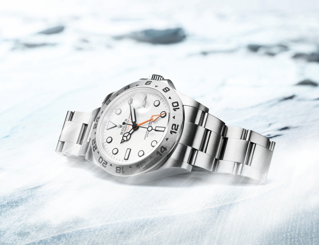 Rolex presenta el Oyster Perpetual Explorer II de nueva generación. Este reloj-herramienta de acero Oystersteel, ideado para los exploradores más intrépidos, luce de ahora en adelante una caja y un brazalete rediseñados.