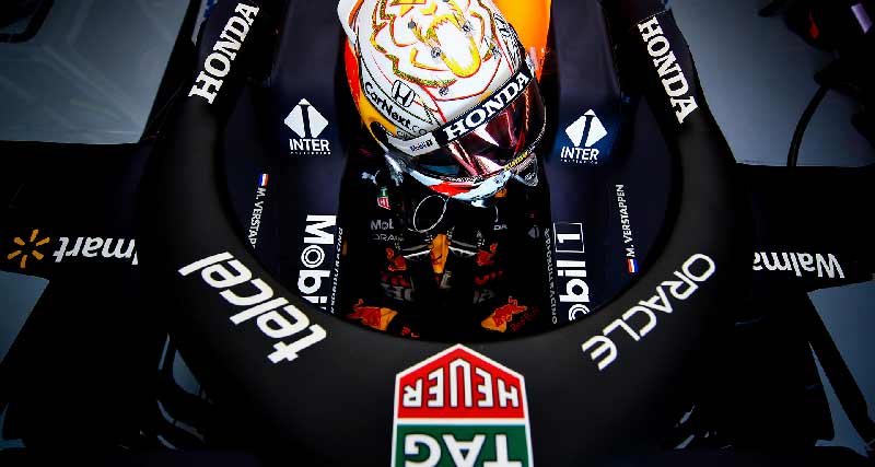Logo TAG Heuer sobre el Halo del Formula 1 de Sergio Pérez