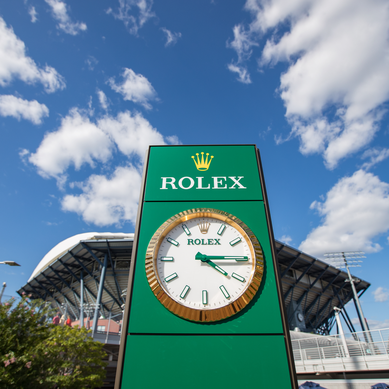Rolex apoyando al tenis