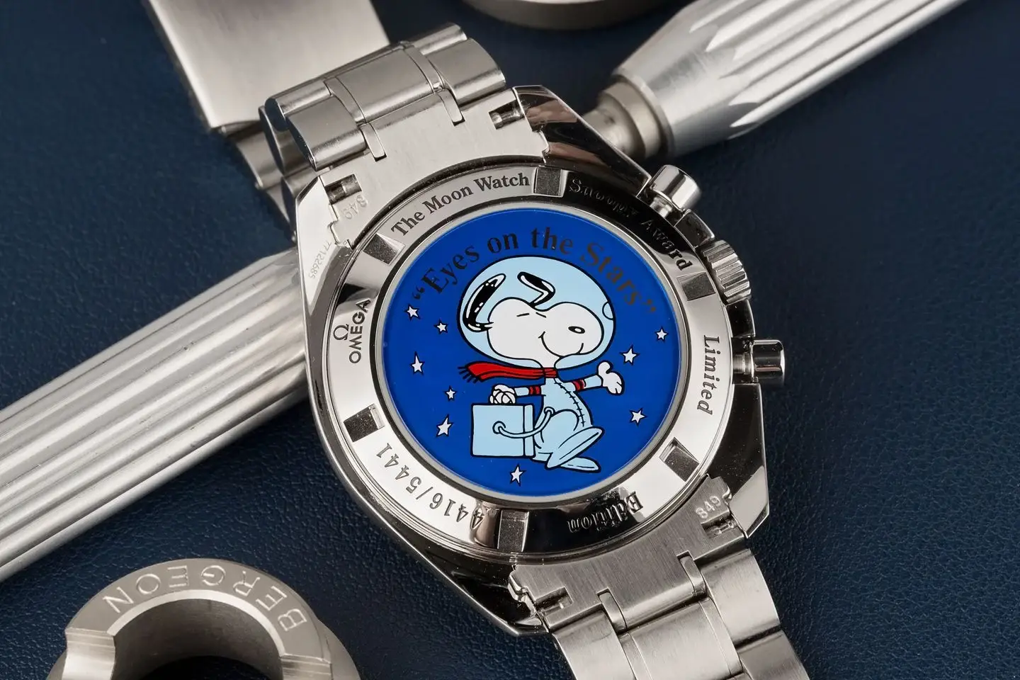 Omega Speedmaster Professional "Snoopy Award" (2003)