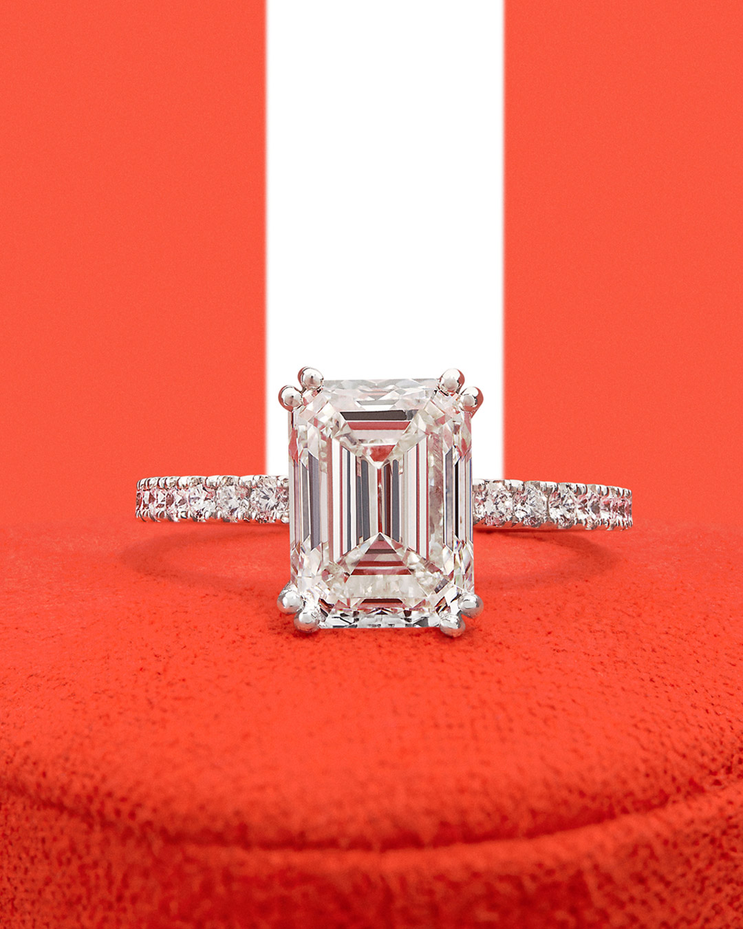 Anillo de compromiso de oro blanco y diamantes RABAT
