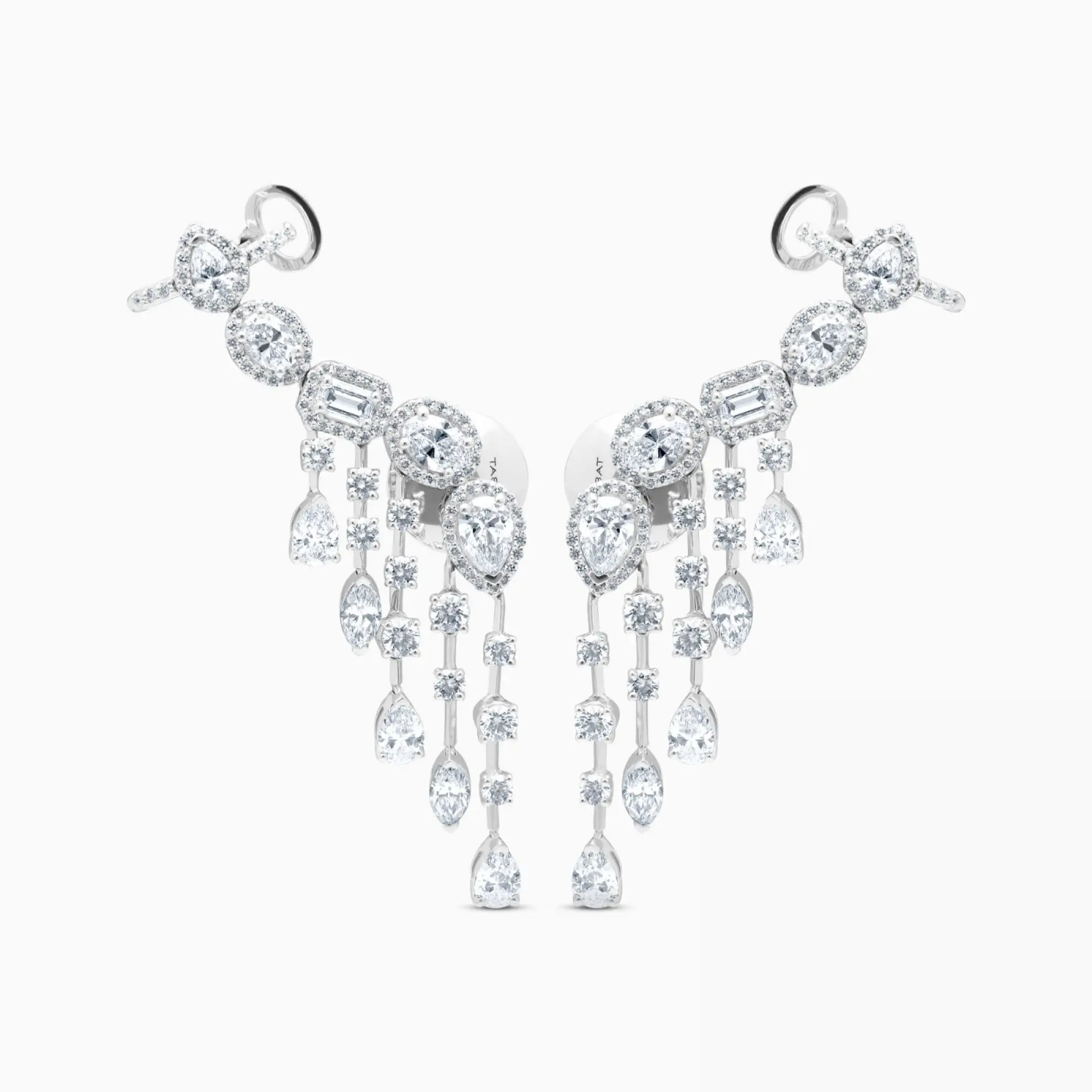 Pendientes ear cuff de oro blanco con diamantes multitalla