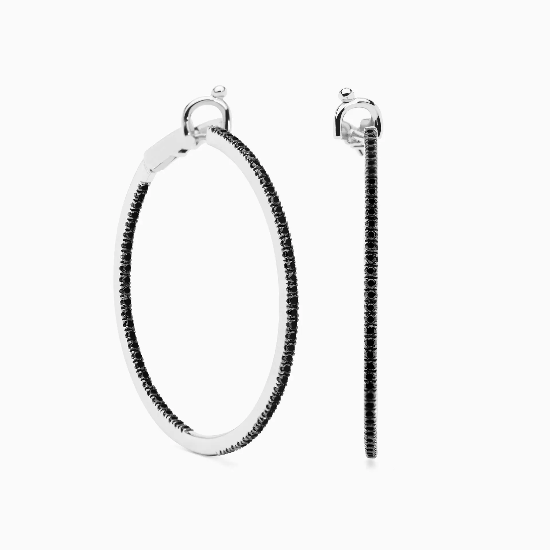 Pendientes de aro grande de oro blanco con diamantes negros