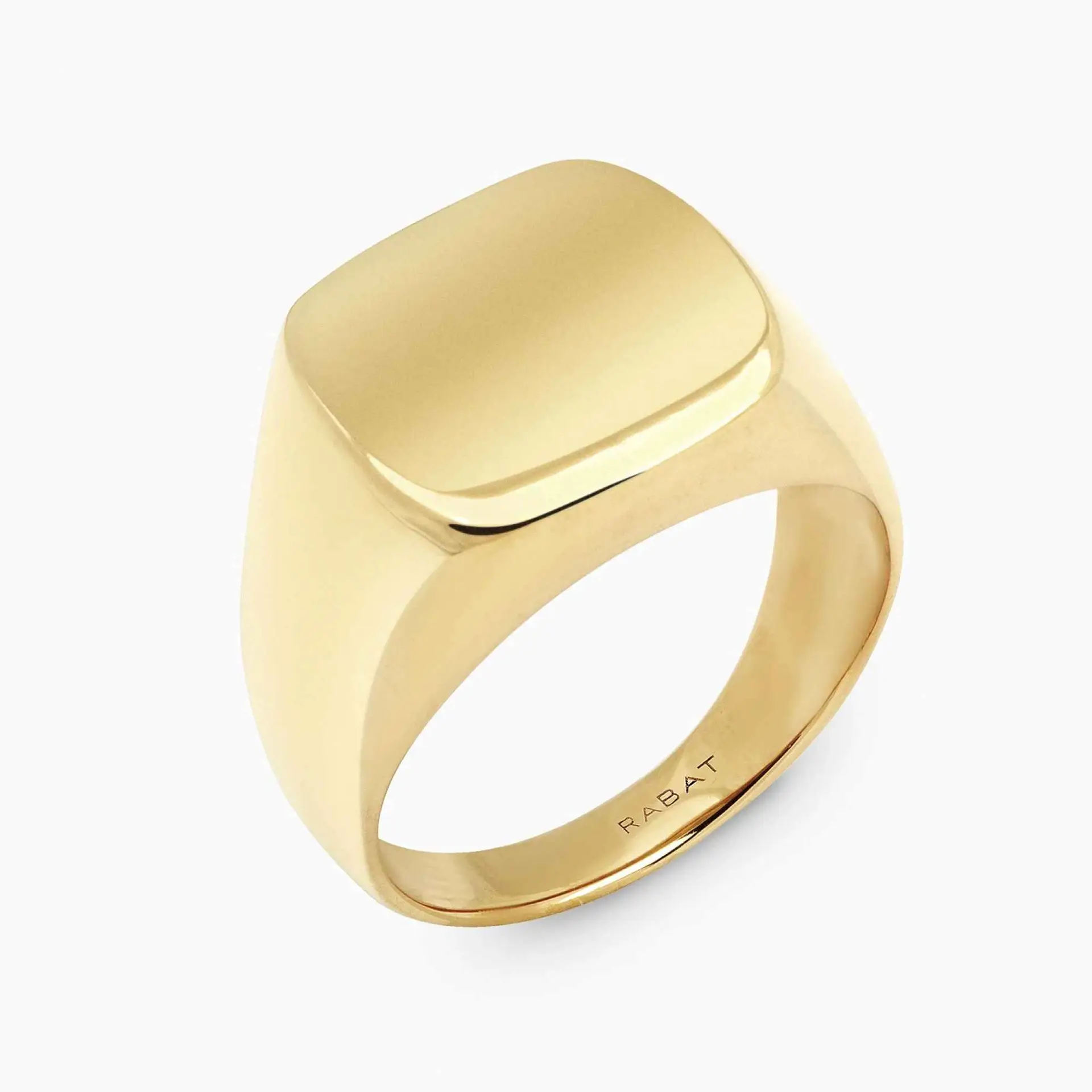 Anillo tipo sello para hombre de oro amarillo con forma cuadrada