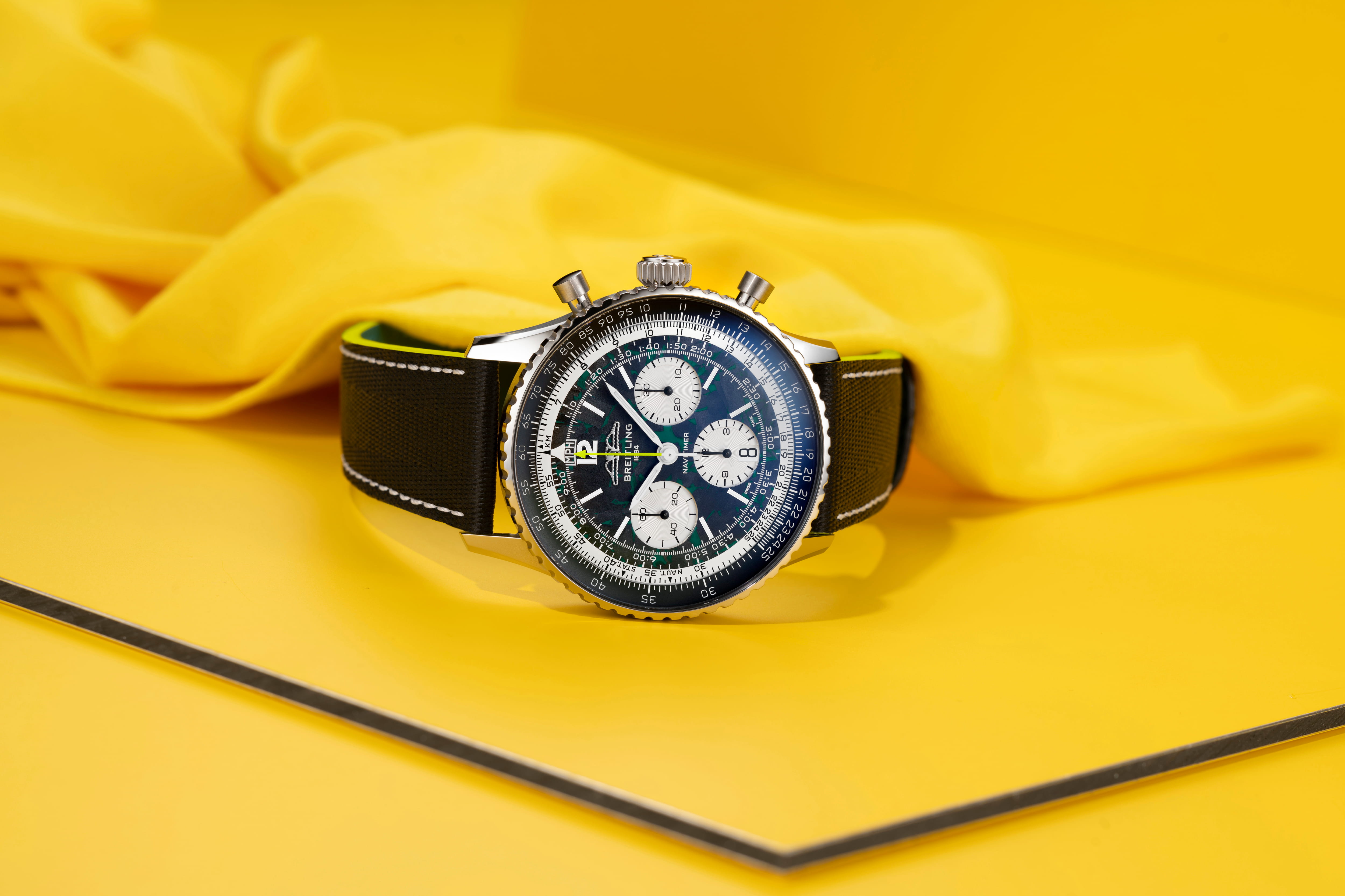 Reloj Breitling Navitimer B01 Chronograph 43 Aston Martin Aramco Formula One™ Team