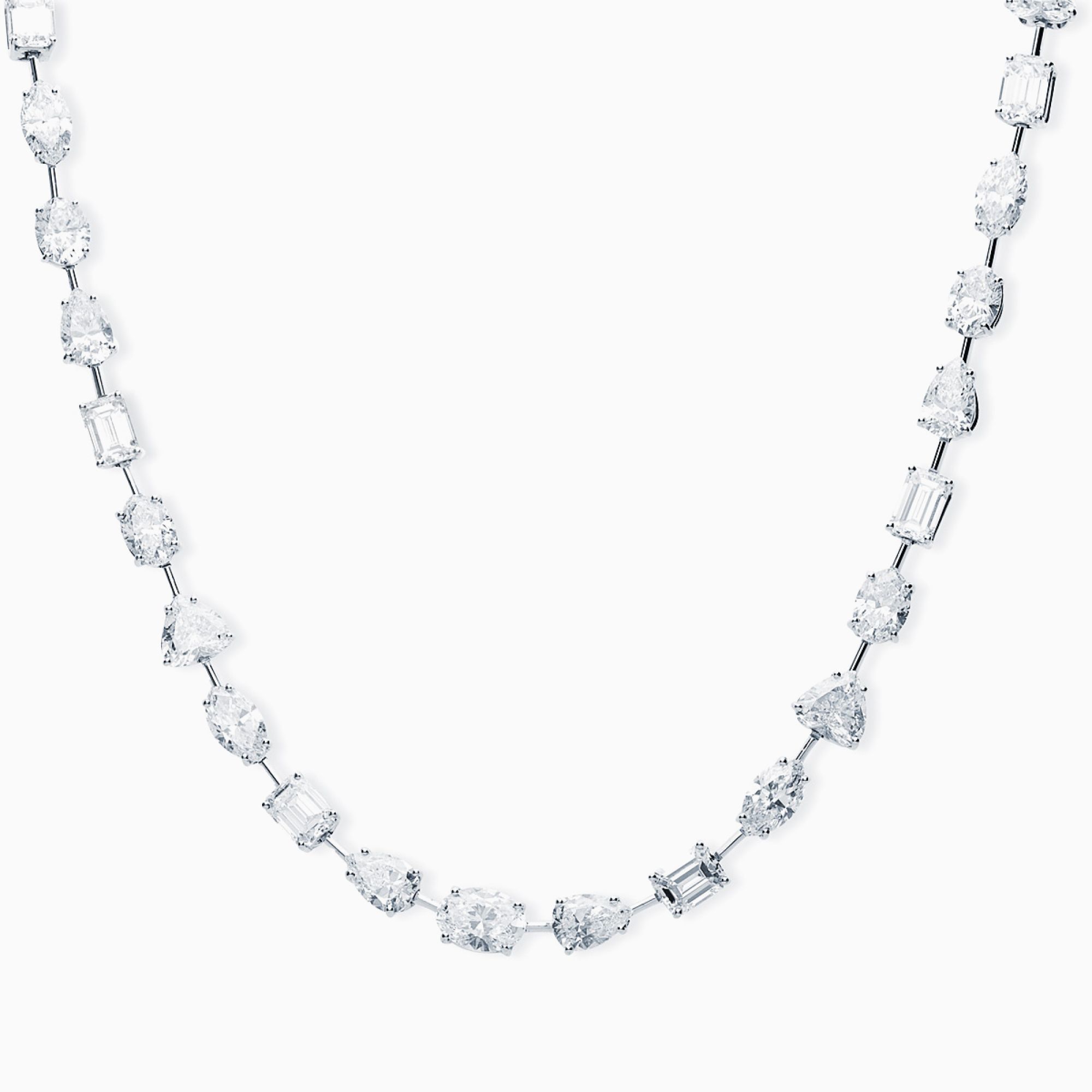 Collar de oro blanco con diamantes multitalla