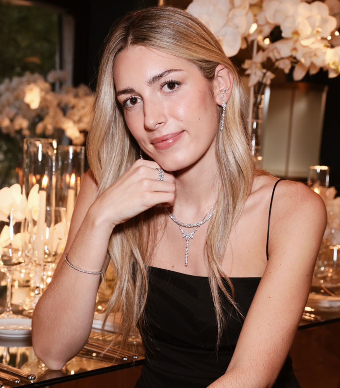 Daniela Svedin luciendo joyas de diamantes en RABAT Magnificient en RABAT Magazine