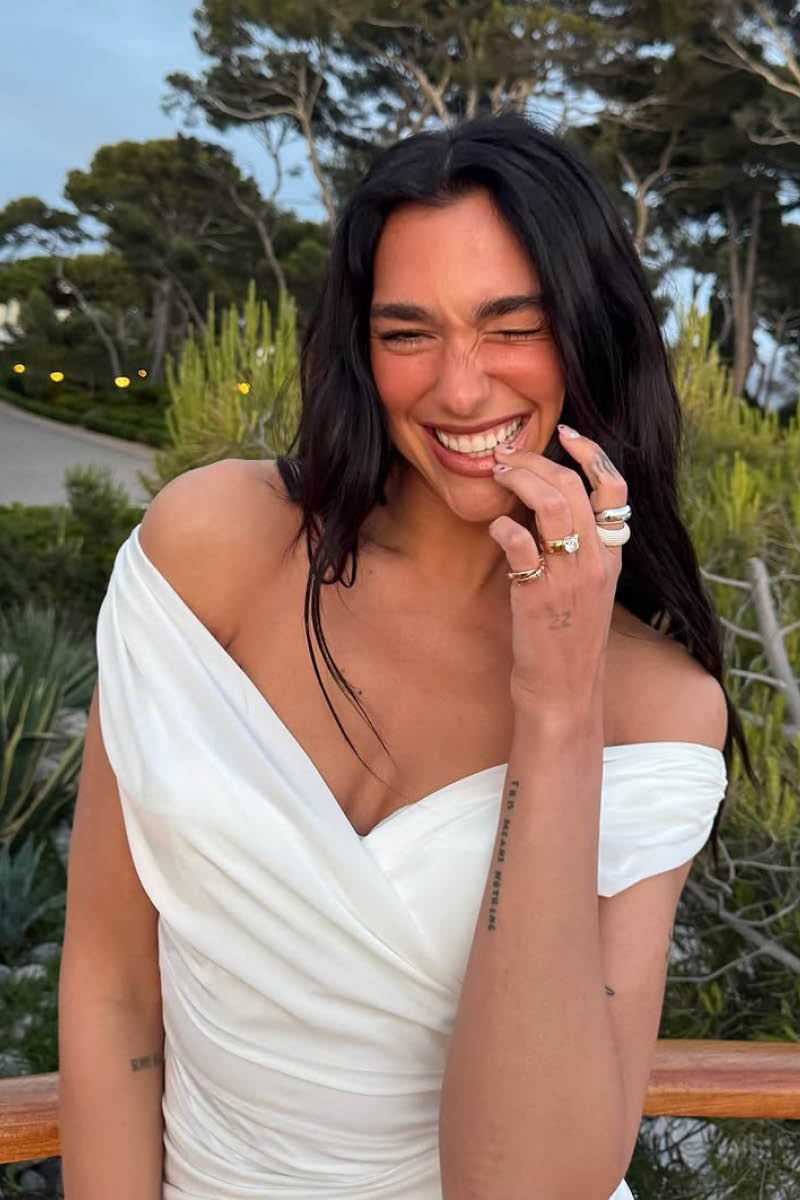 El anillo de compromiso 'chunky' de Dua Lipa - Descubre la selección de anillos en Joyería RABAT