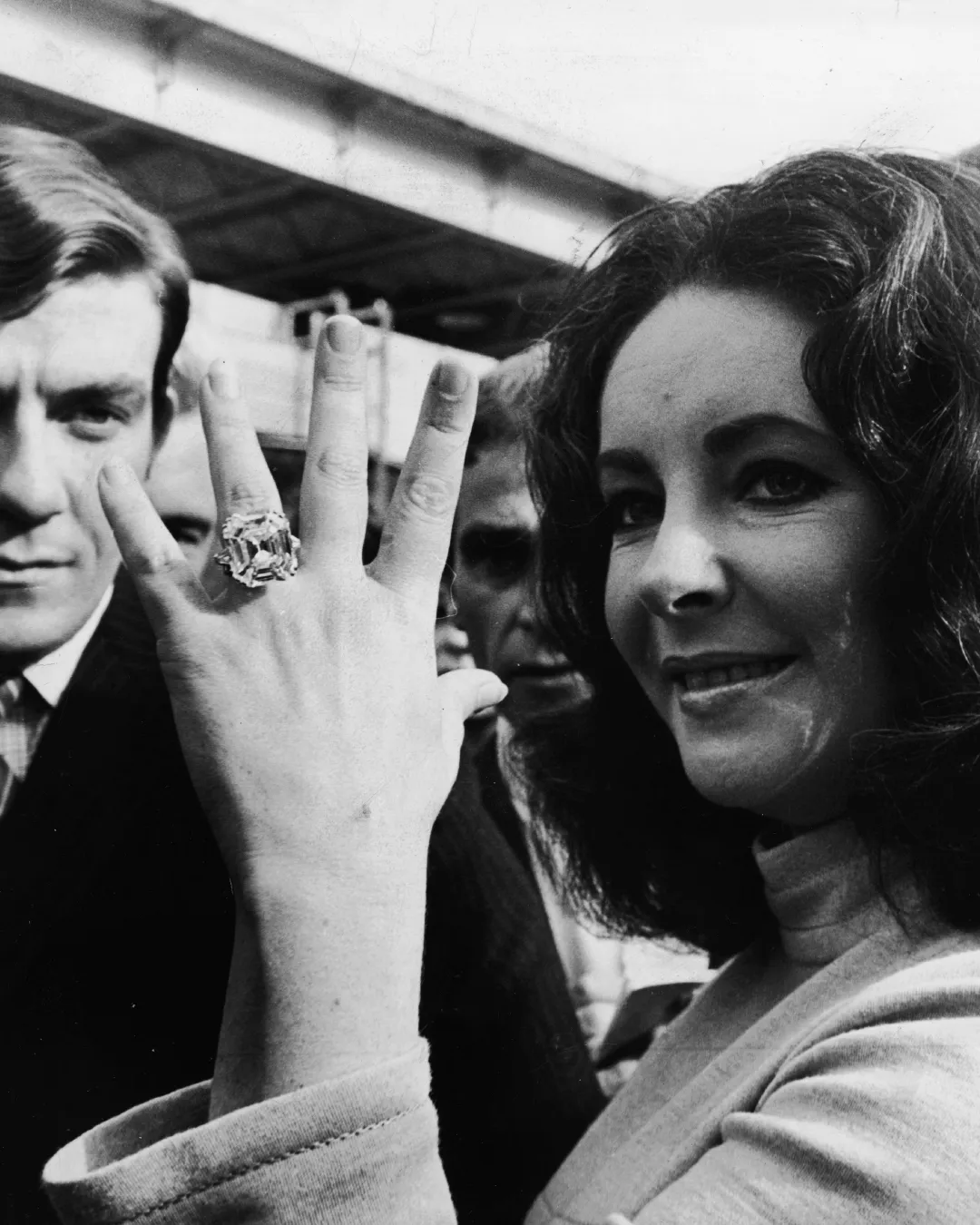 Elizabeth Taylor y el impresionante anillo 'Krupp Diamond' regalo de Richard Burton - Descubre la selección de anillos en Joyería RABAT