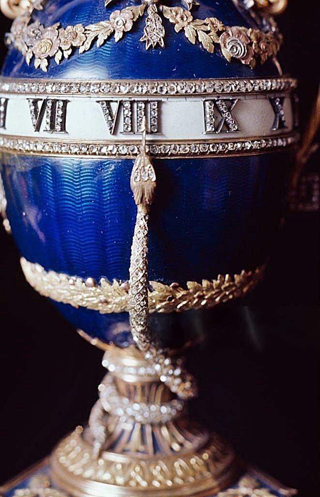 Huevo del Reloj de la Serpiente Azul