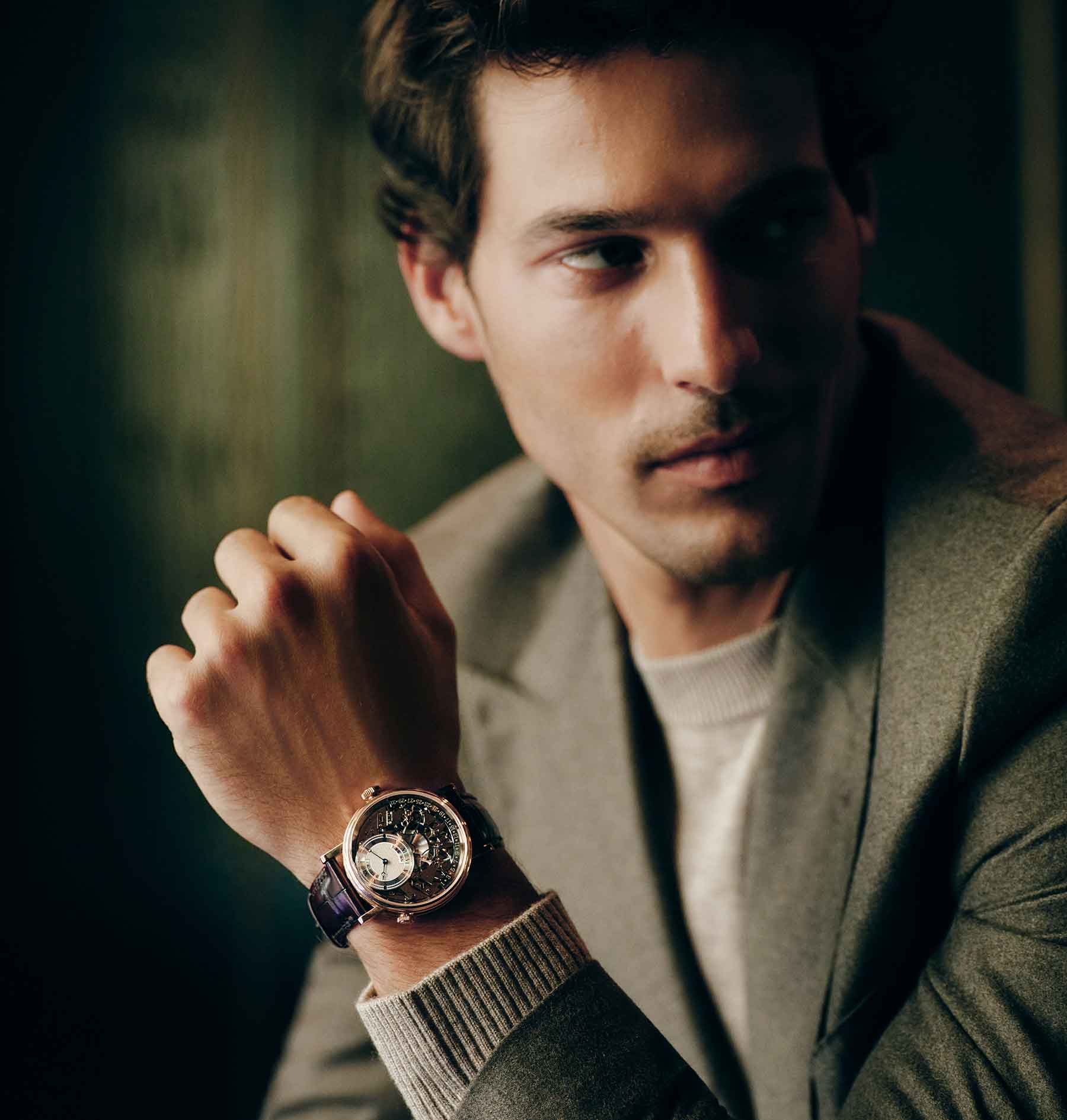 Breguet Tradition Quantième Rétrograde 7597 en Joyería RABAT, distribuidor oficial. El reloj de alta relojería que redefine el estilo clásico con un toque contemporáneo para estas fiestas.