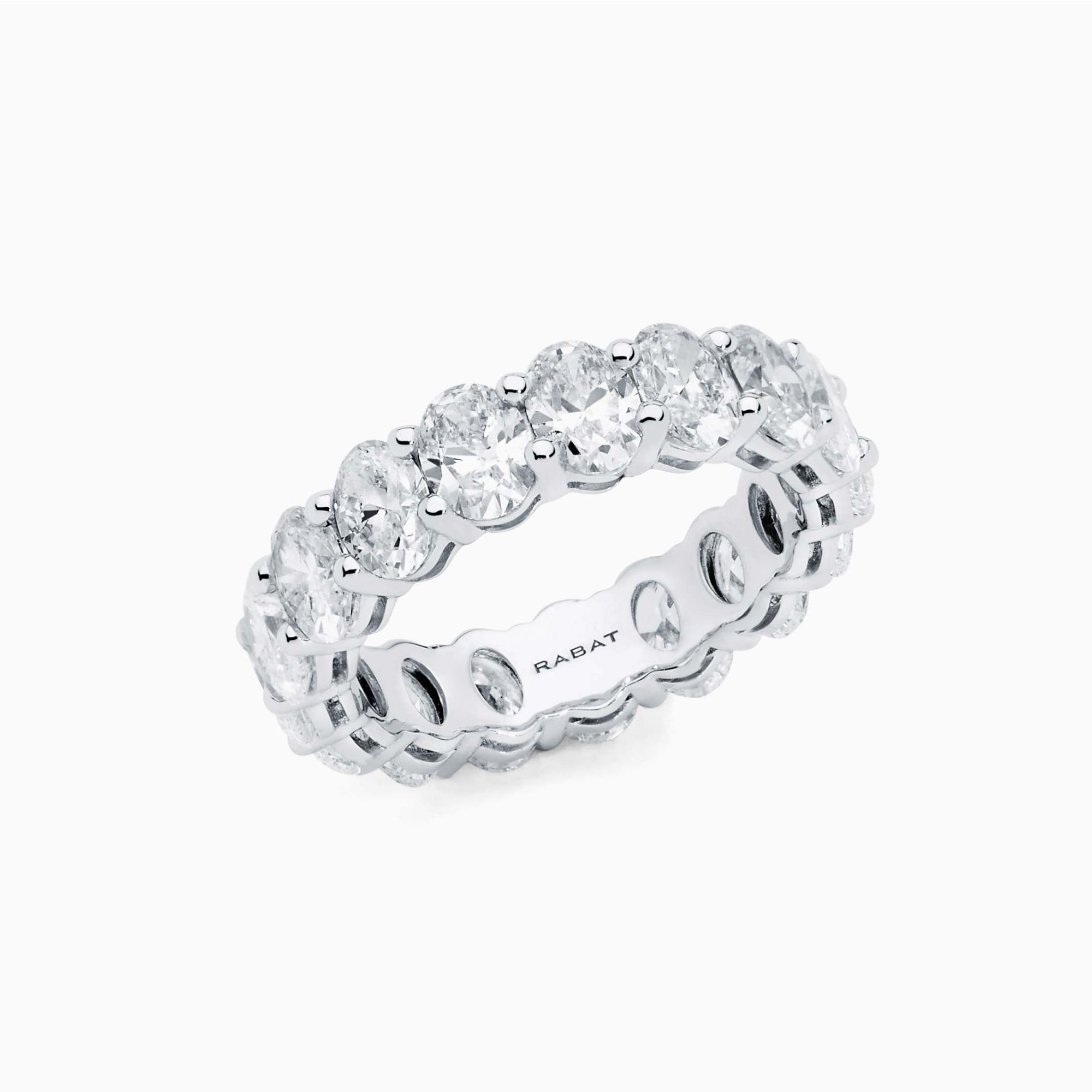 Anillo alianza de oro blanco con diamantes talla oval