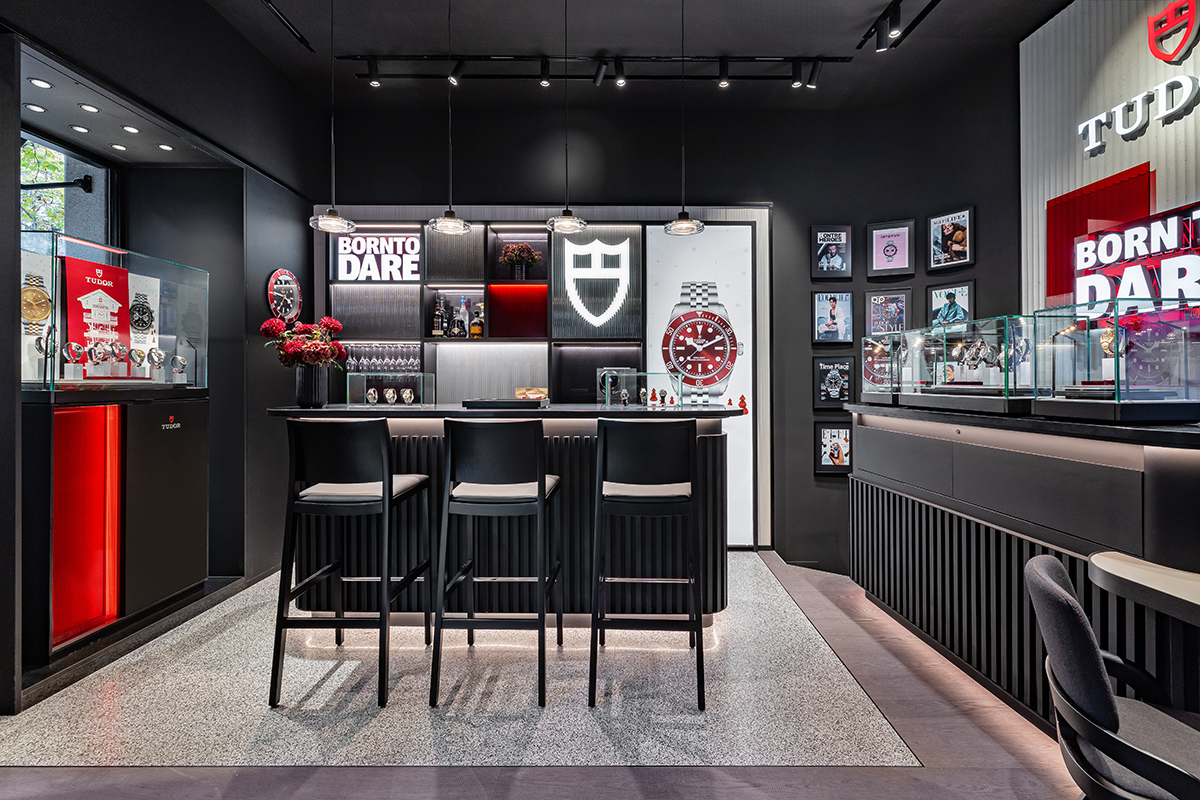 Interior de la nueva boutique de Tudor en Madrid, calle Serrano 44.  Joyería RABAT