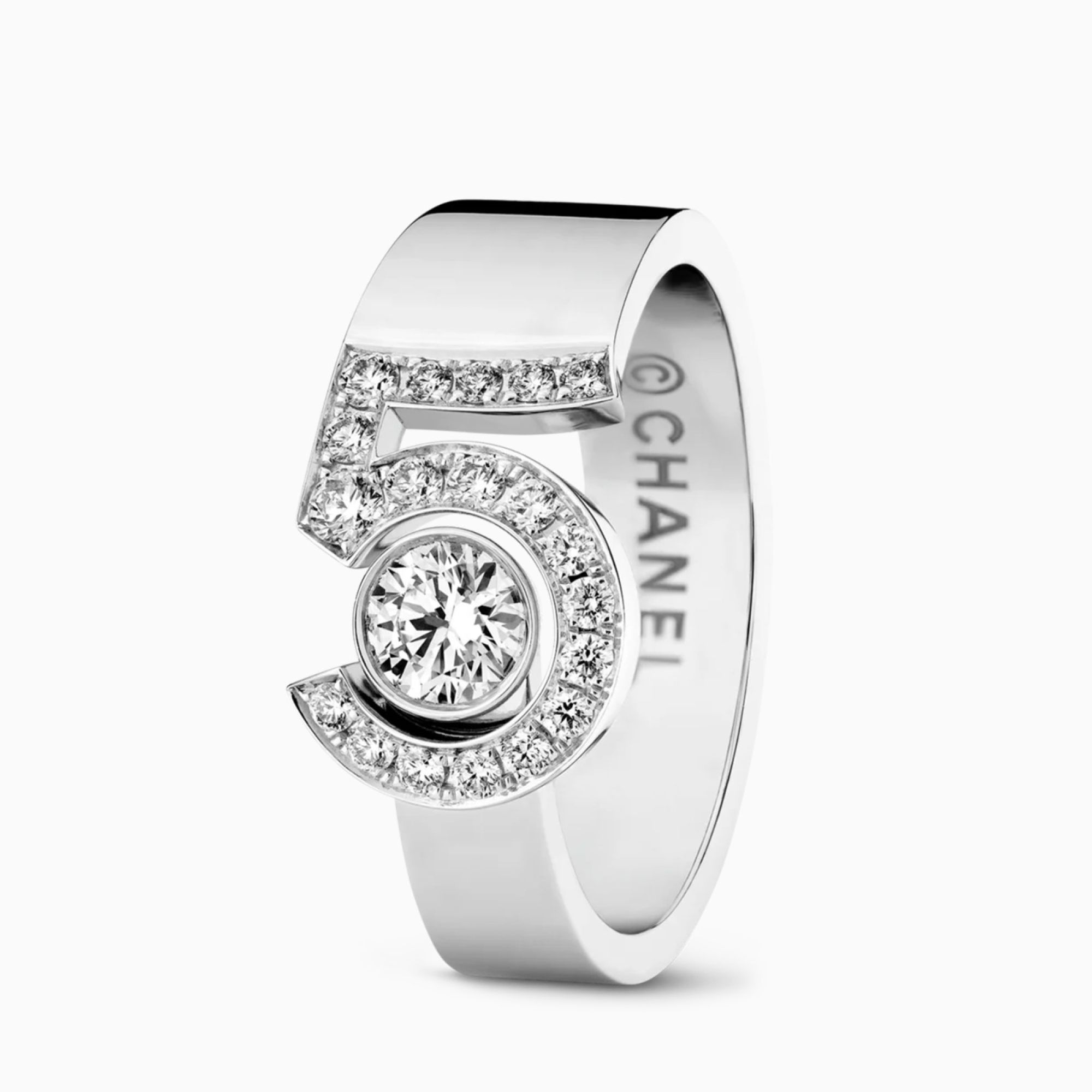 Anillo CHANEL Eternal Nº5 de oro blanco