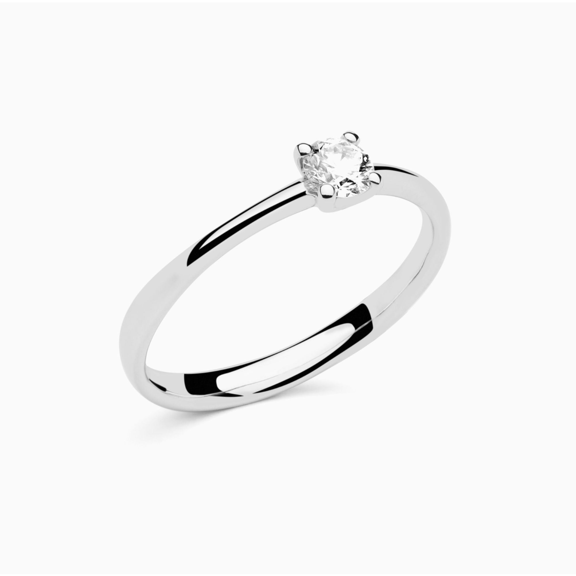 Anillo solitario de compromiso de oro blanco con diamante central RABAT Always U