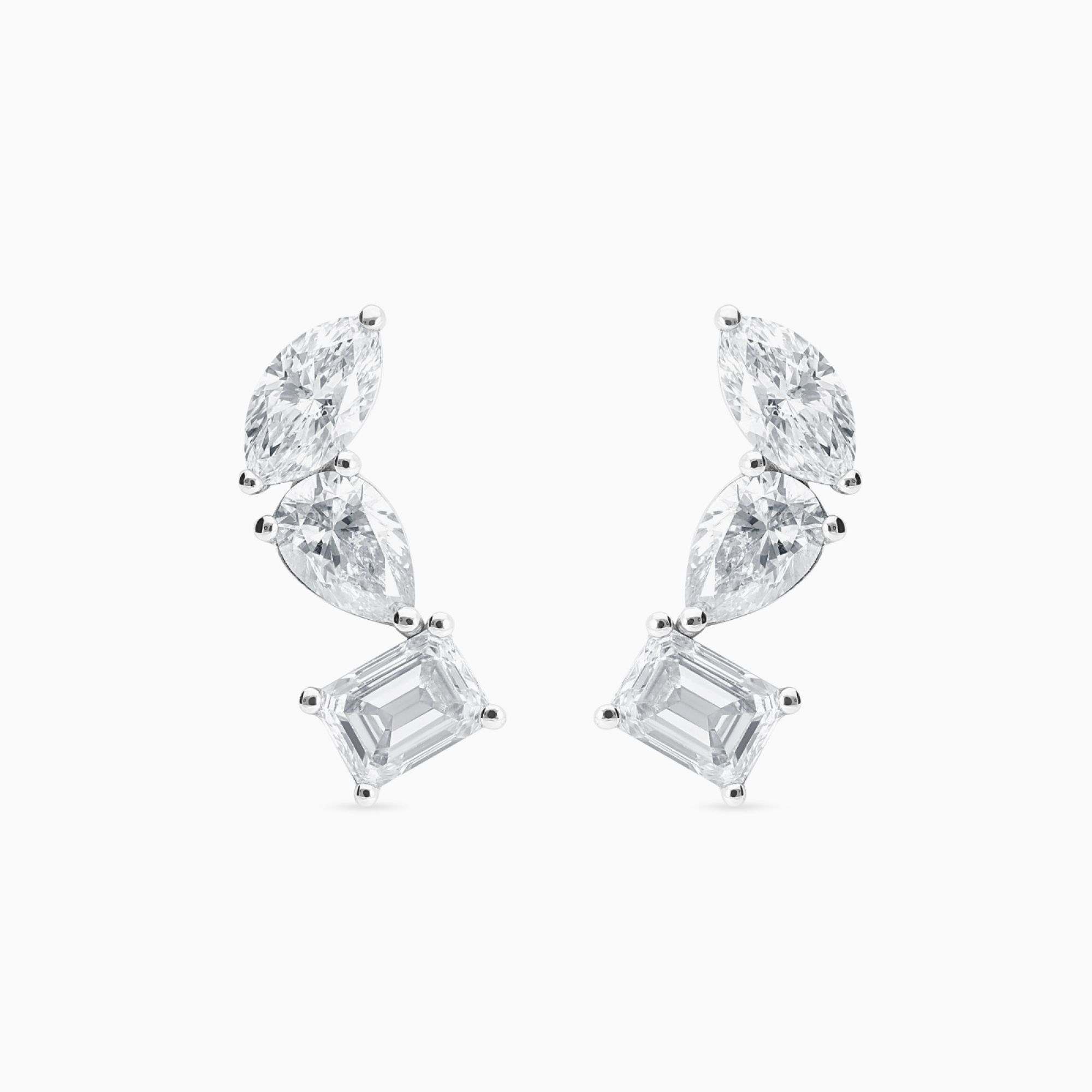 Pendientes ear cuff de oro blanco con diamantes multitalla