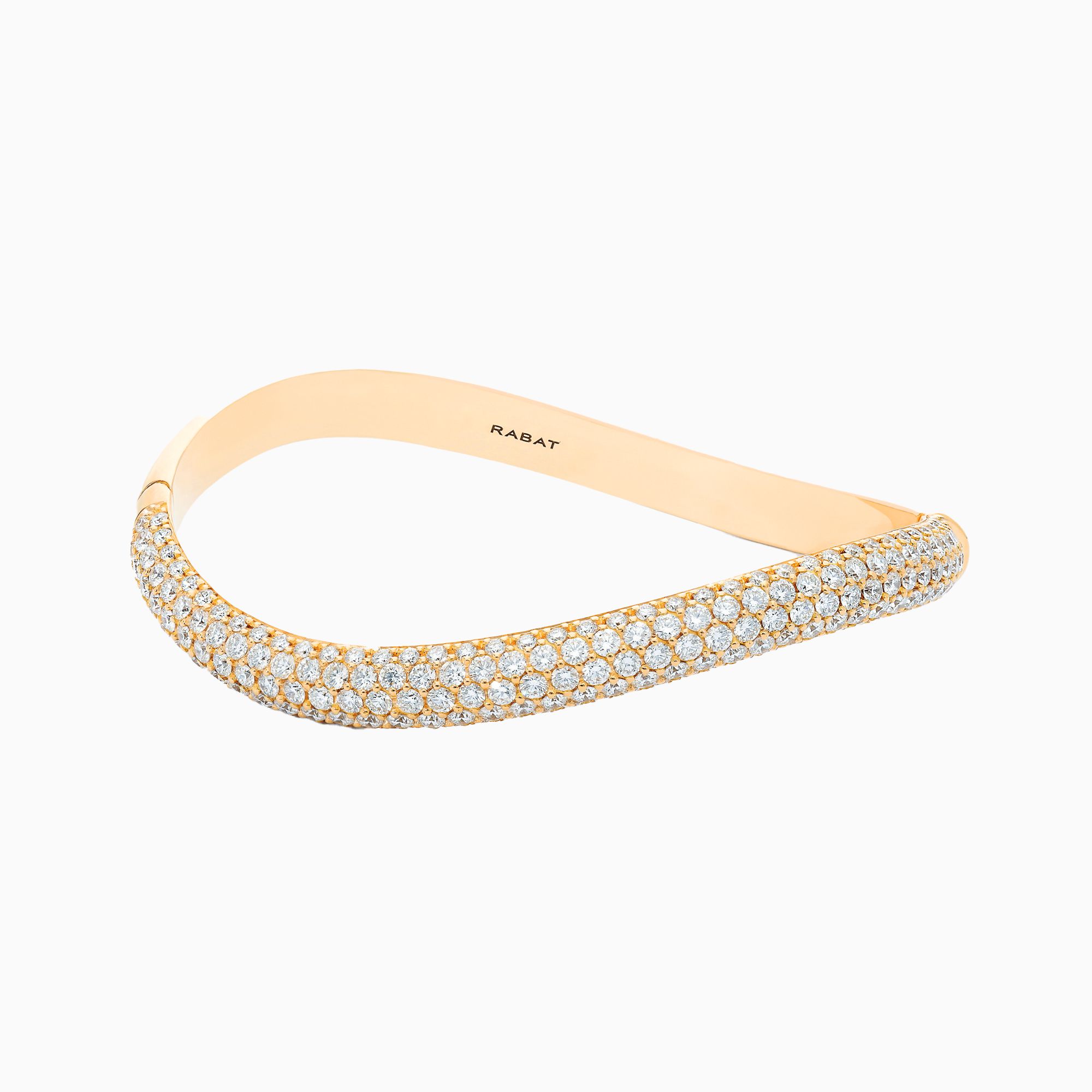 Pulsera rígida ondulada de oro rosa con pavé de diamantes