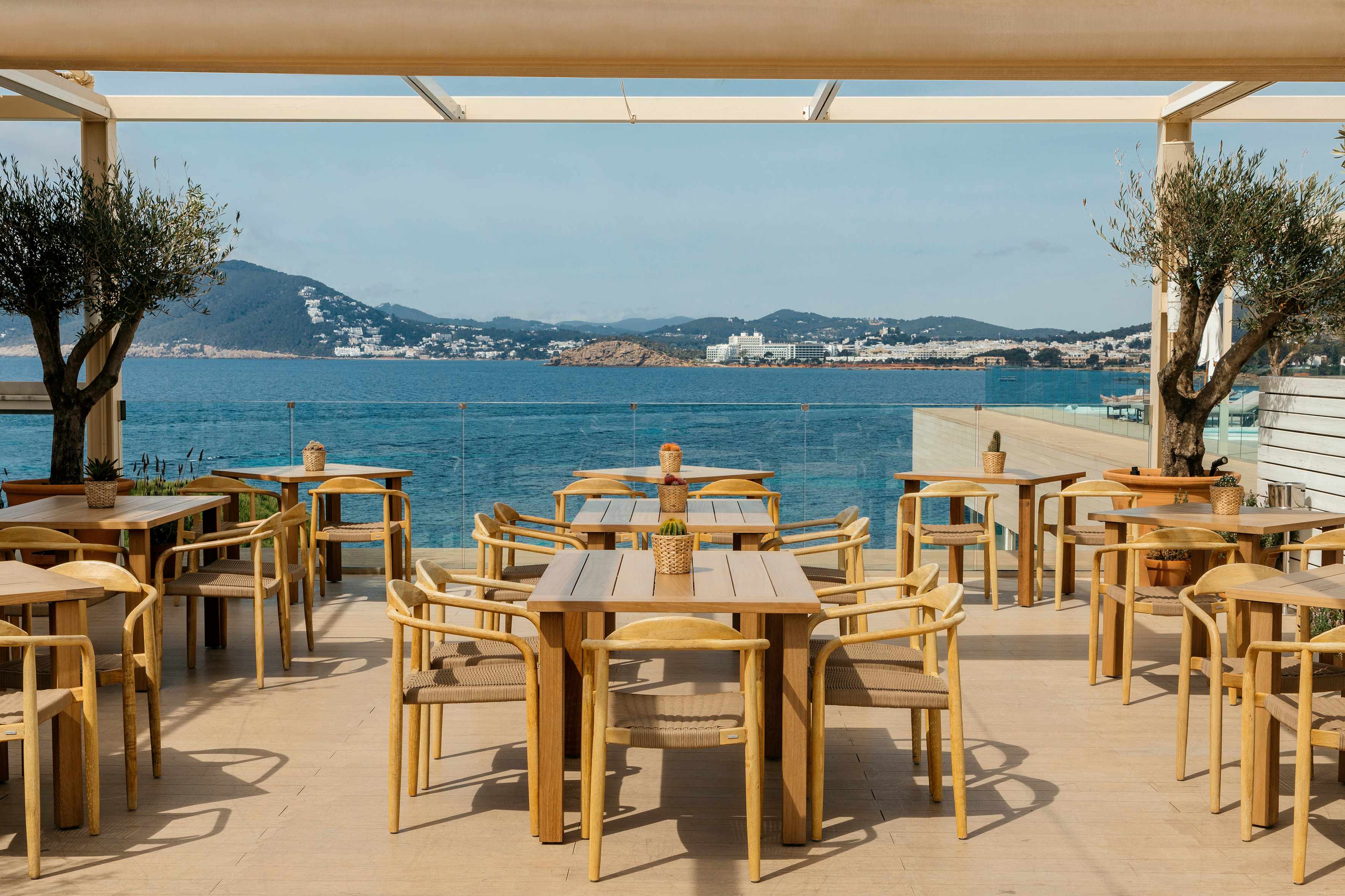 Terraza Radio del Me Ibiza - Joyería RABAT