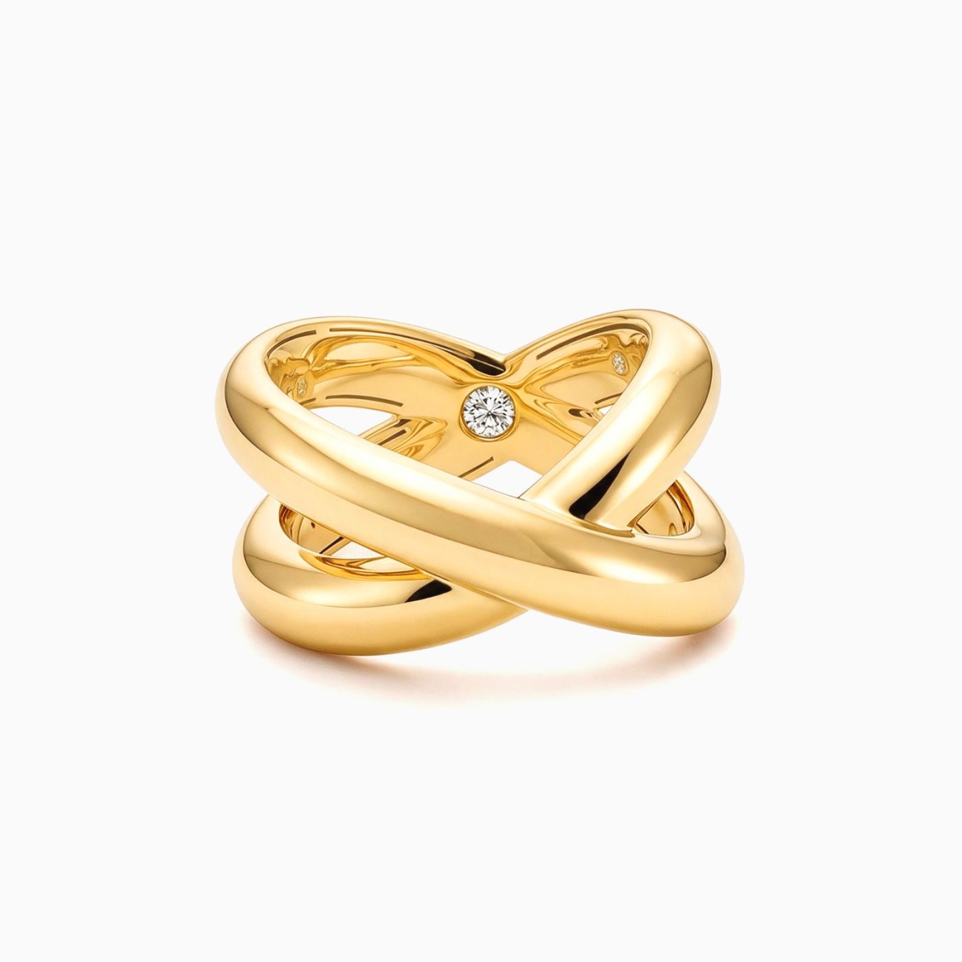 Anillo ondulado cruzado de oro amarillo