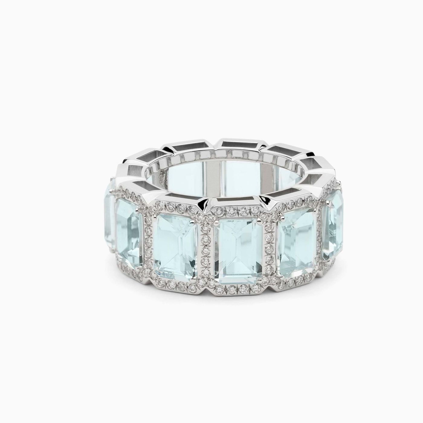 White gold with aquamarines with octagonal size and border with diamonds ring