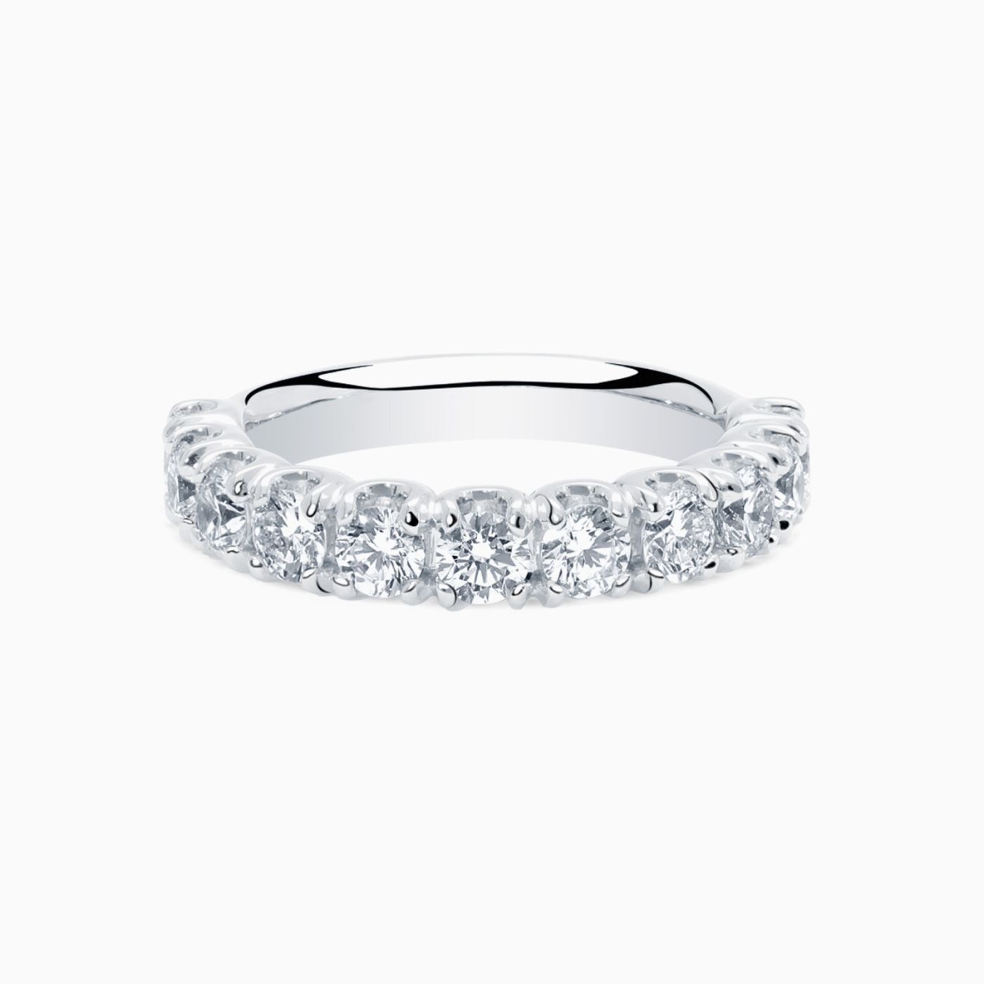 Anillo media alianza de compromiso de oro blanco con diamantes