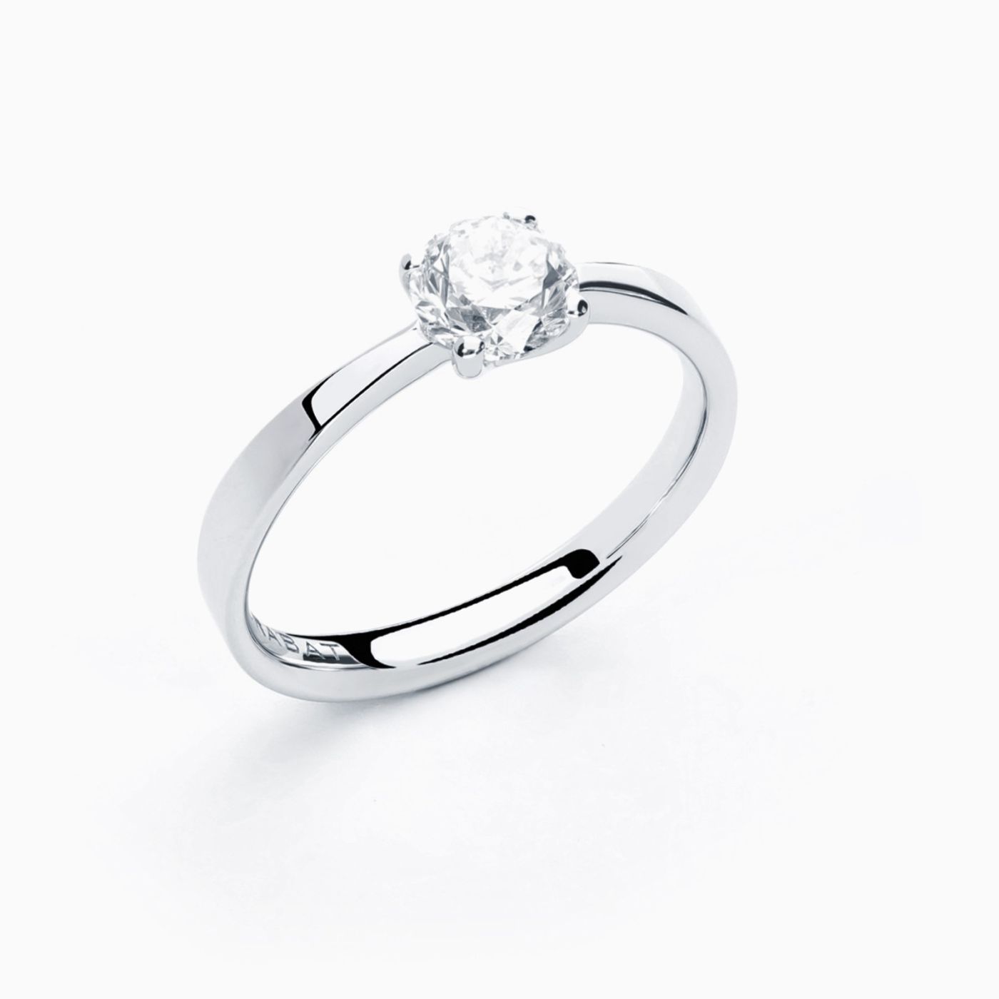 White gold solitaire engagament ring with central diamond