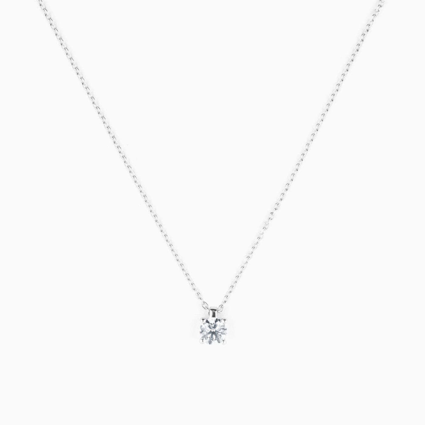 White gold solitaire pendant with diamond