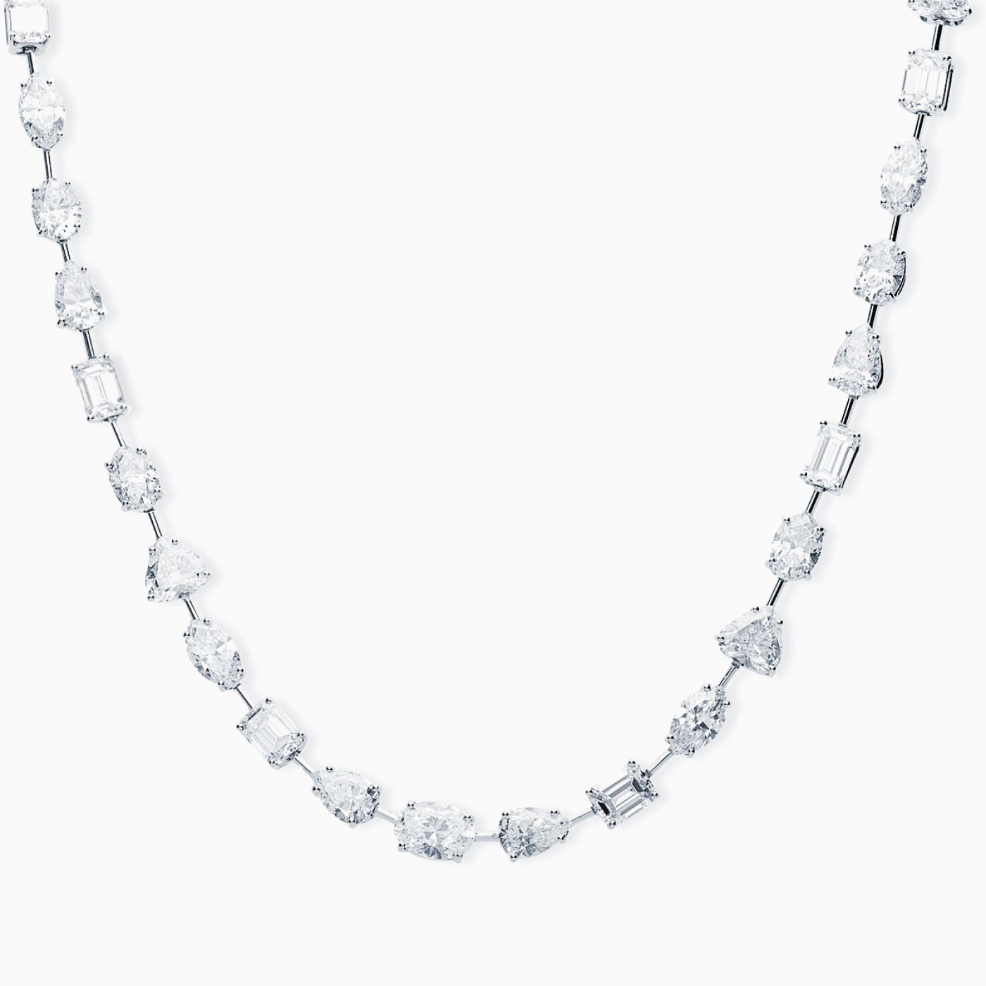 Collar de oro blanco con diamantes multitalla 