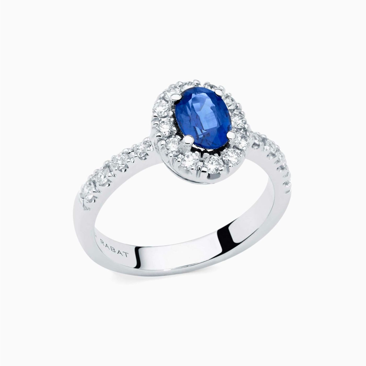 Saphire ring with diamonds