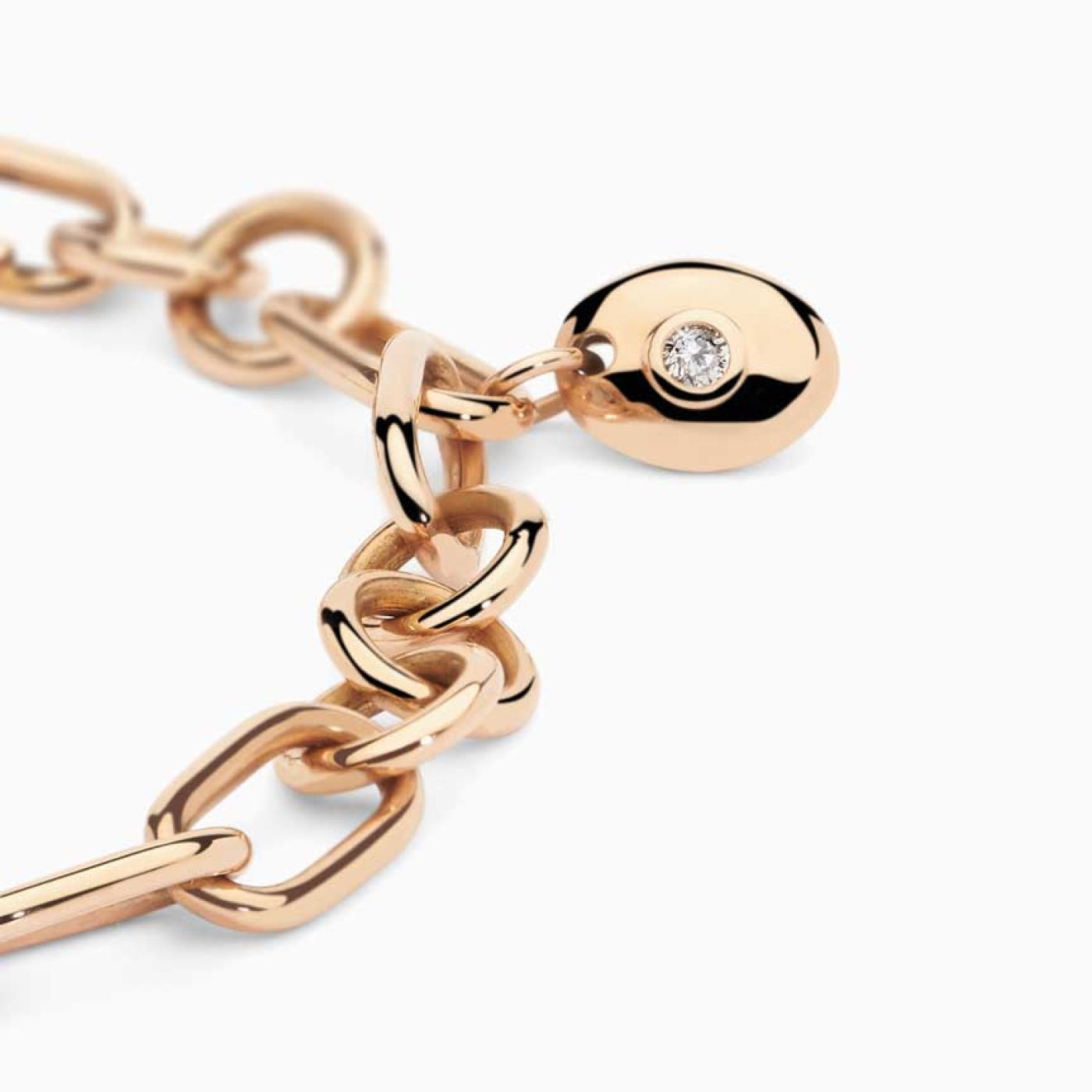 Pulsera de eslabones de oro rosa con detalle de diamante