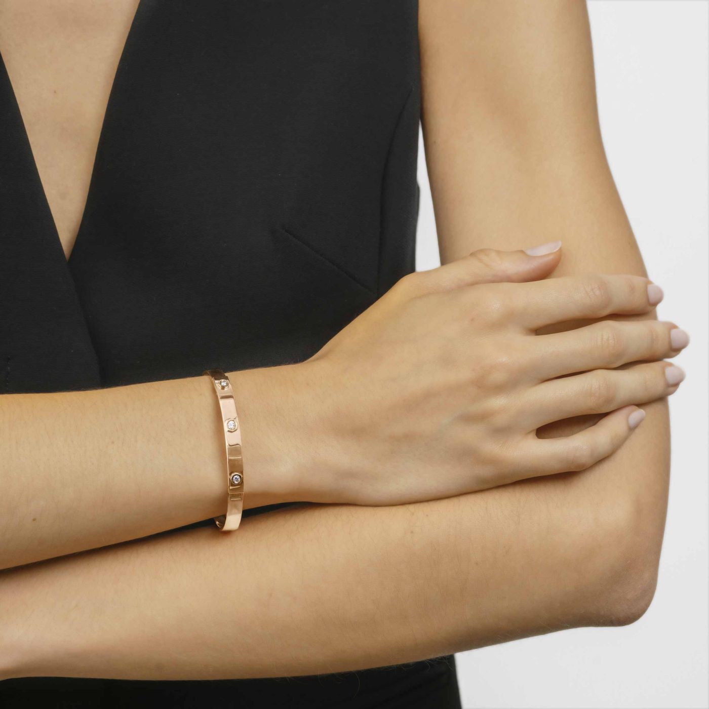 Rose gold bracelet with three diamonds