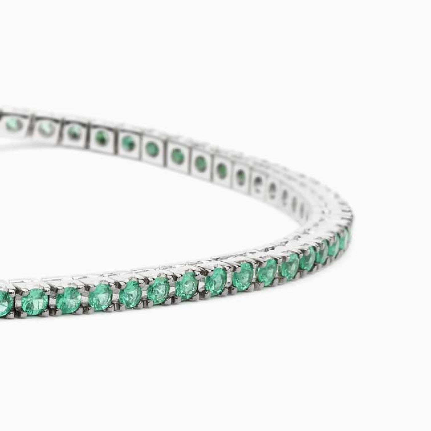 White Gold Riviere bracelet with emeralds