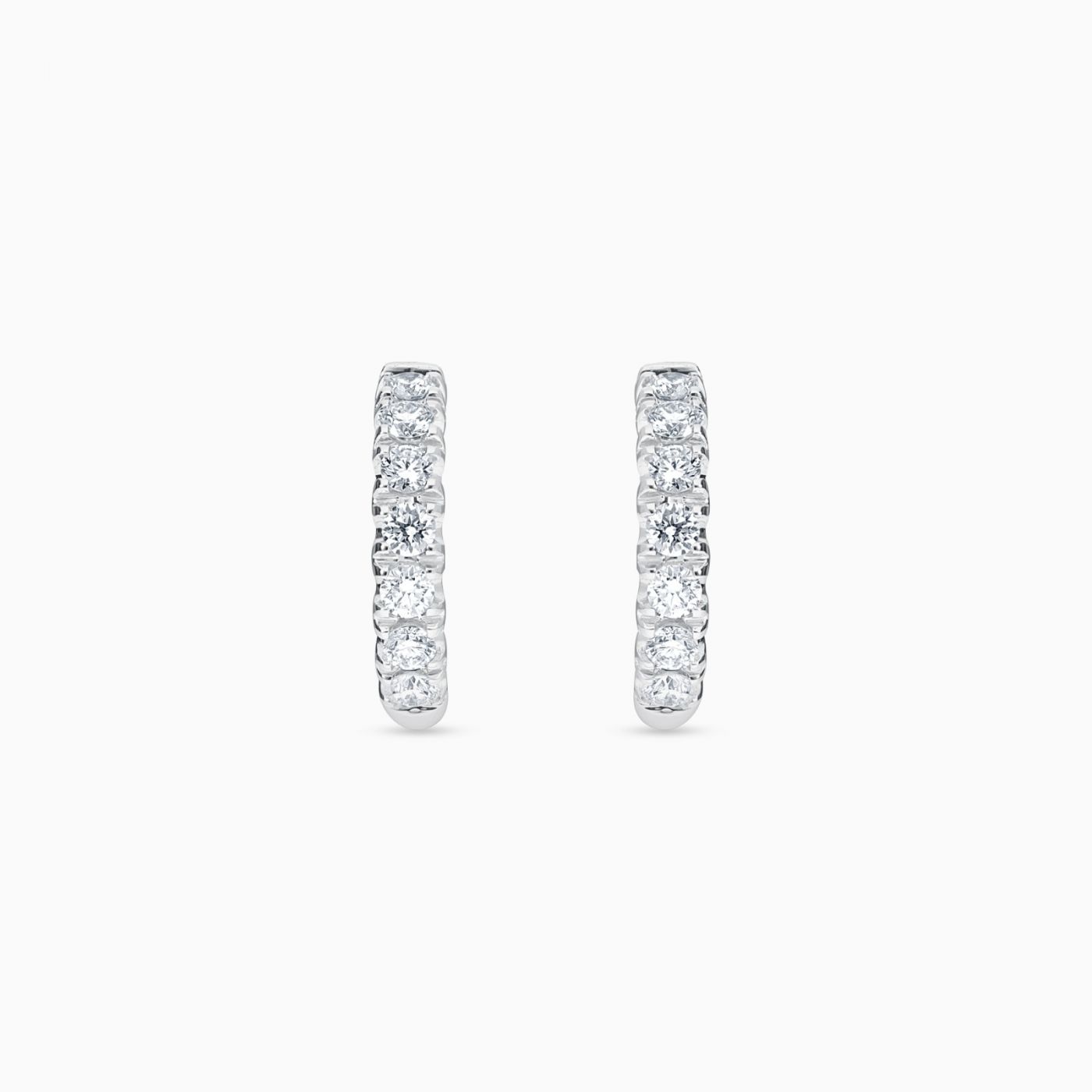 Pendientes de aro de oro blanco con diamantes