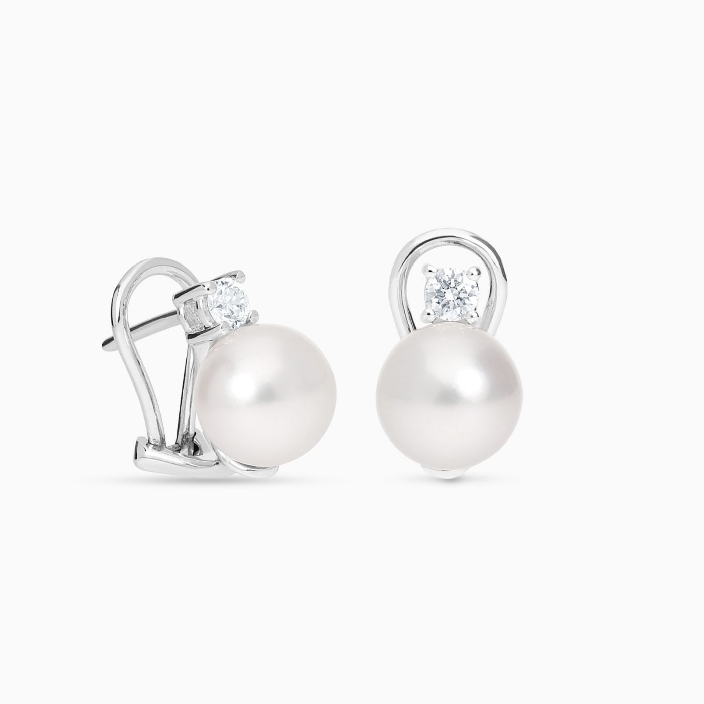 Pendientes de oro blanco con perlas Akoya y diamantes