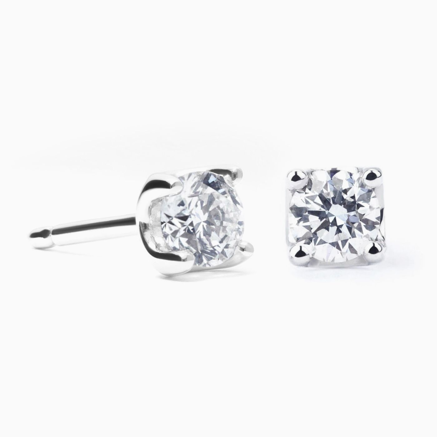 Pendientes dormilonas de oro blanco con diamantes