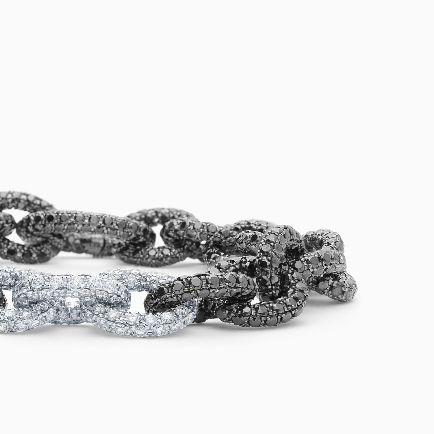 Pulsera de eslabones de oro con rodio negro con pavé de diamantes blancos y negros