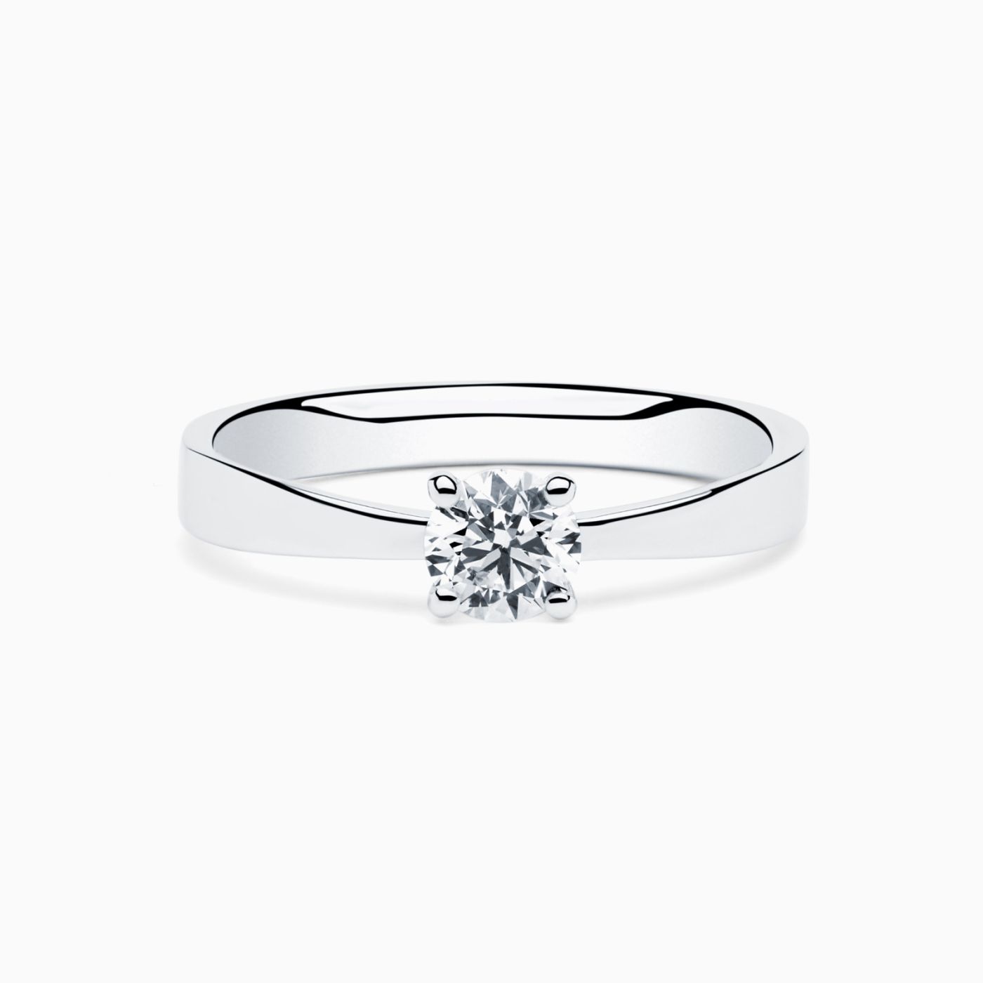 Anillo solitario de compromiso de oro blanco con diamante central