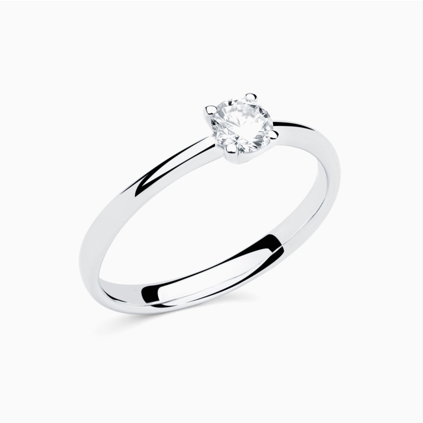 White gold engagement ring with central diamond
