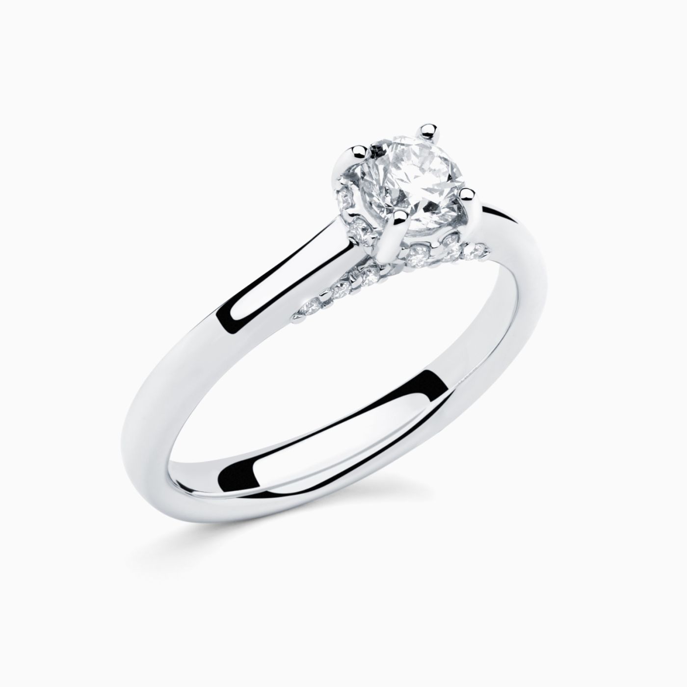 Anillo solitario de compromiso de oro blanco con diamante central y corona de diamantes