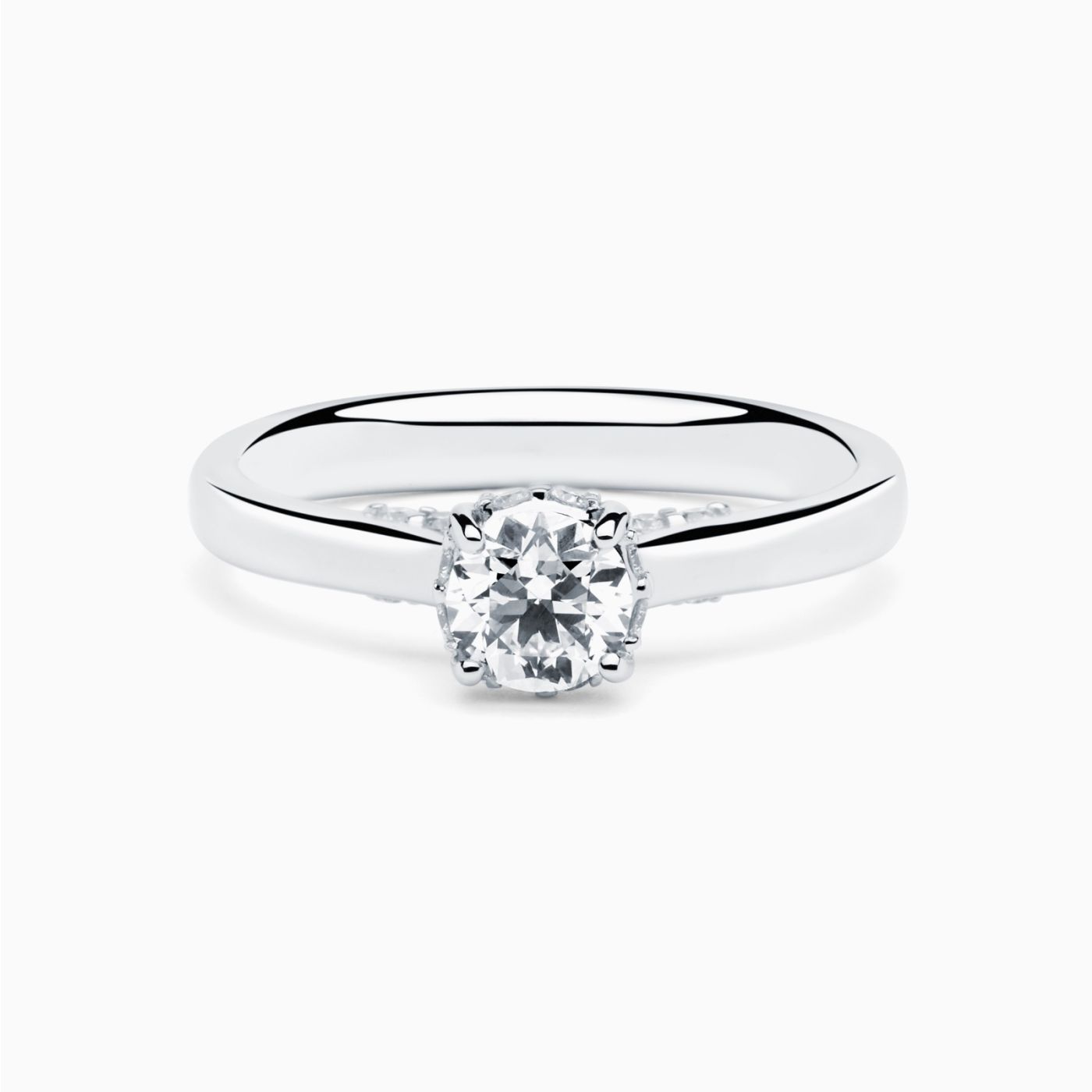 White gold engagement ring with central diamond