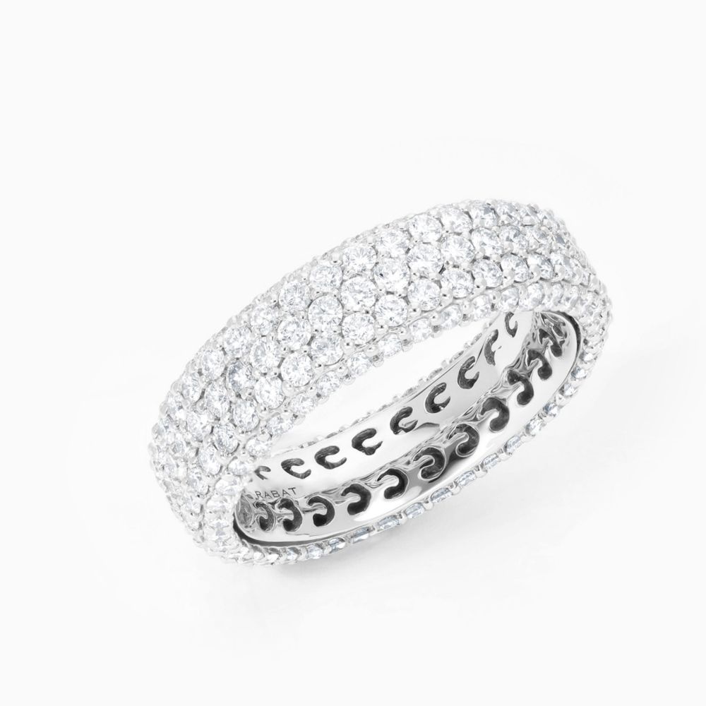 Anillo de oro blanco con pavé de diamantes 