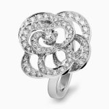 Anillo CHANEL Camelia de oro blanco con diamantes