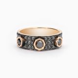 Rose gold ring with three central black diamonds and black pavé diamonds 