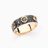 Rose gold ring with three central black diamonds and black pavé diamonds 