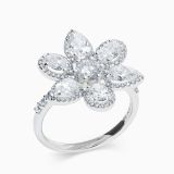 Anillo flor de oro blanco con diamantes 