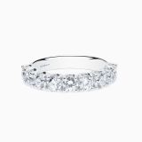 Anillo media alianza de compromiso de oro blanco con diamantes