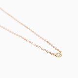Colgante solitario de oro rosa con diamante