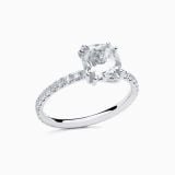 White gold with diamond in the center and arm with diamonds solitaire ring