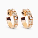 Pendientes de aro pequeños de oro rosa con tres diamantes centrales y pavé de diamantes